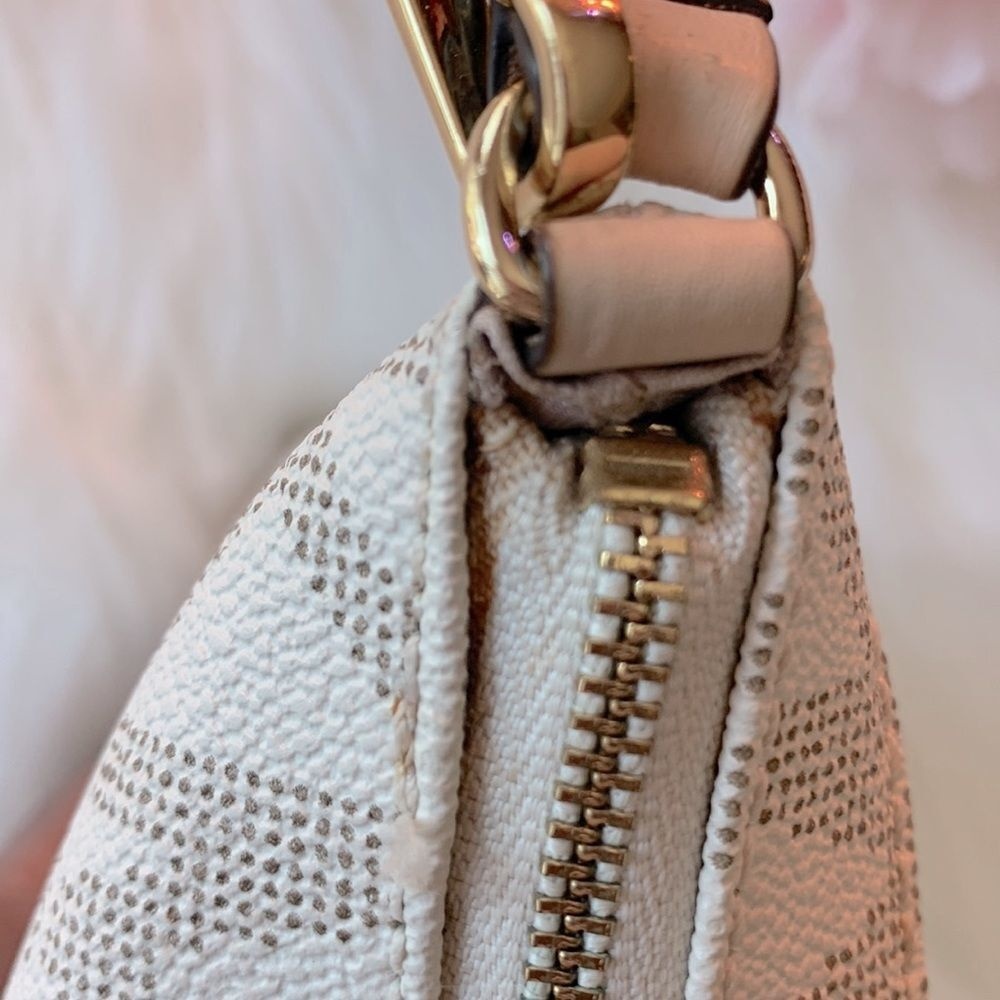 MICHEAL KORS FASHION WRISTLET - Picture 12 of 16